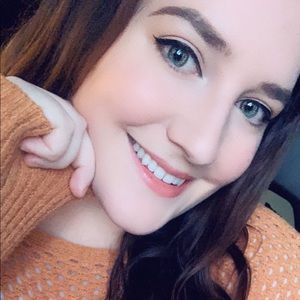 Meet your Posher, Carrie erin